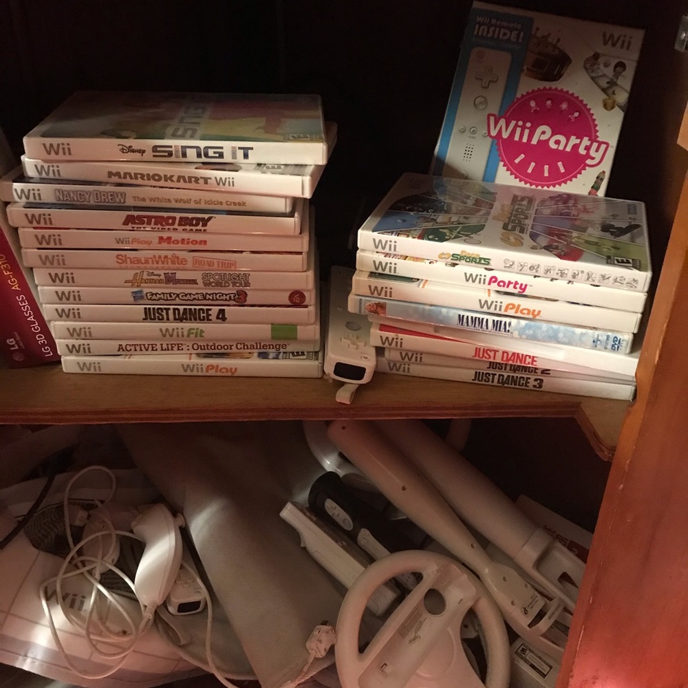 Wii games, remotes, accessories and more